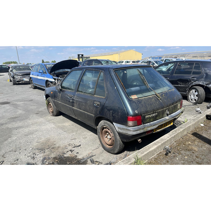 Custode arriere gauche (porte) PEUGEOT 205 Photo n°10