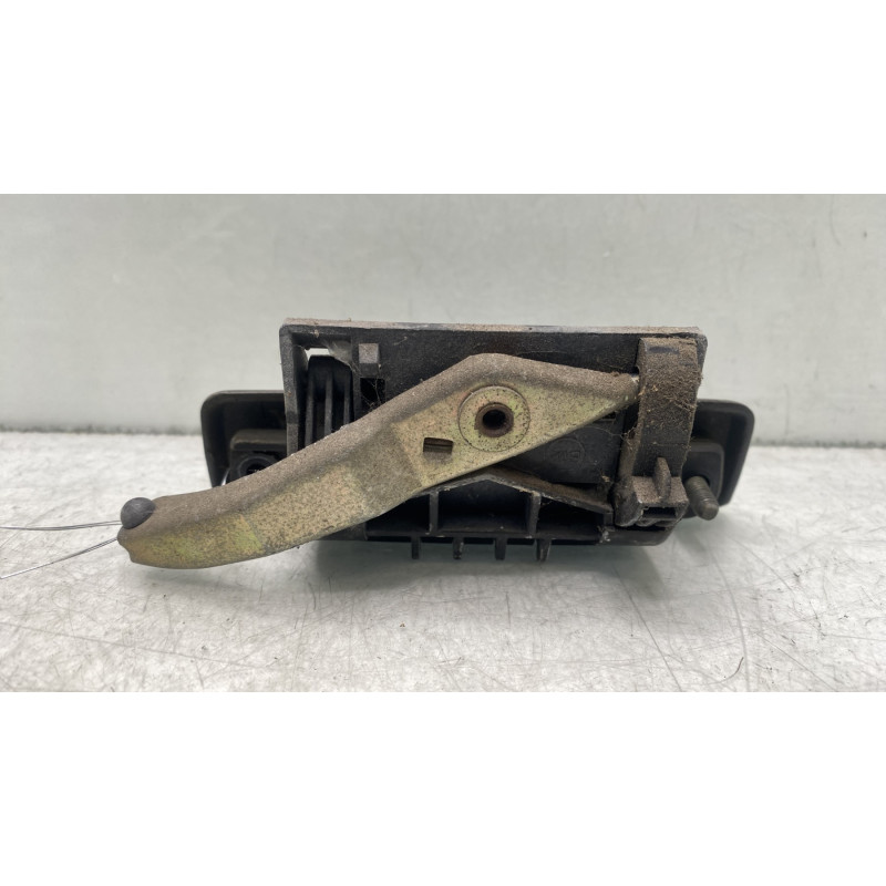 Poignee porte arriere droit PEUGEOT 205 Photo n°3