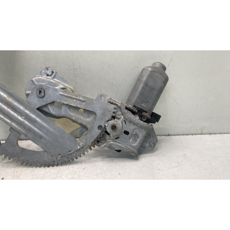 Leve vitre electrique avant droit PEUGEOT 205 Photo n°2