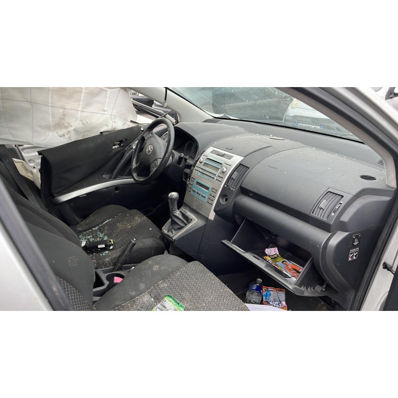 Calandre TOYOTA COROLLA VERSO 2 Photo n°9