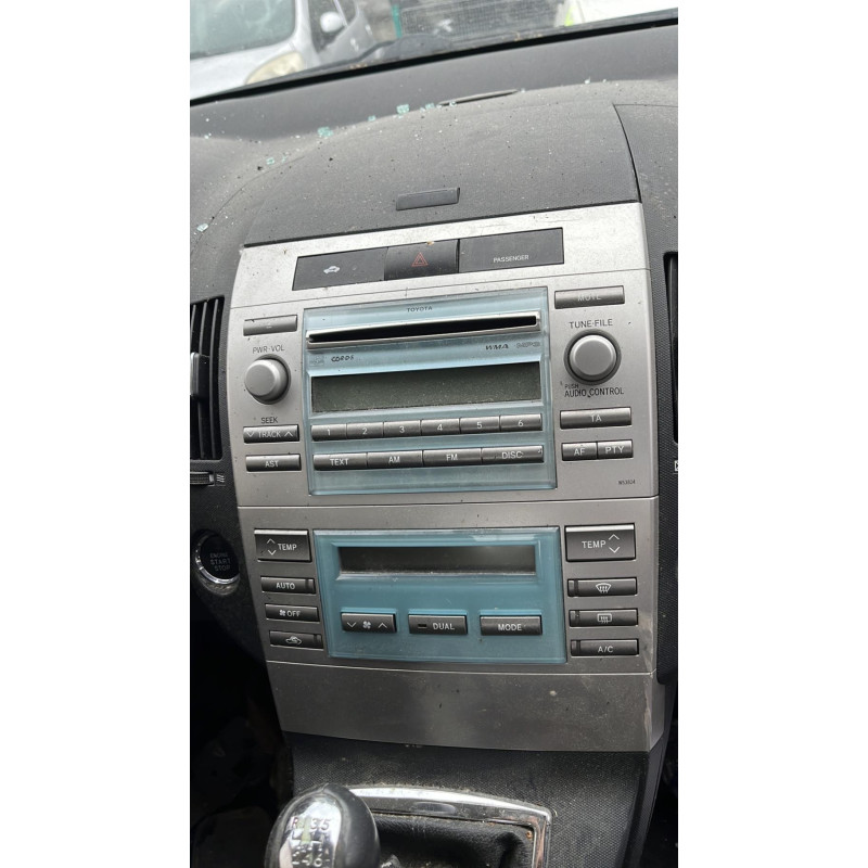 Calandre TOYOTA COROLLA VERSO 2 Photo n°10