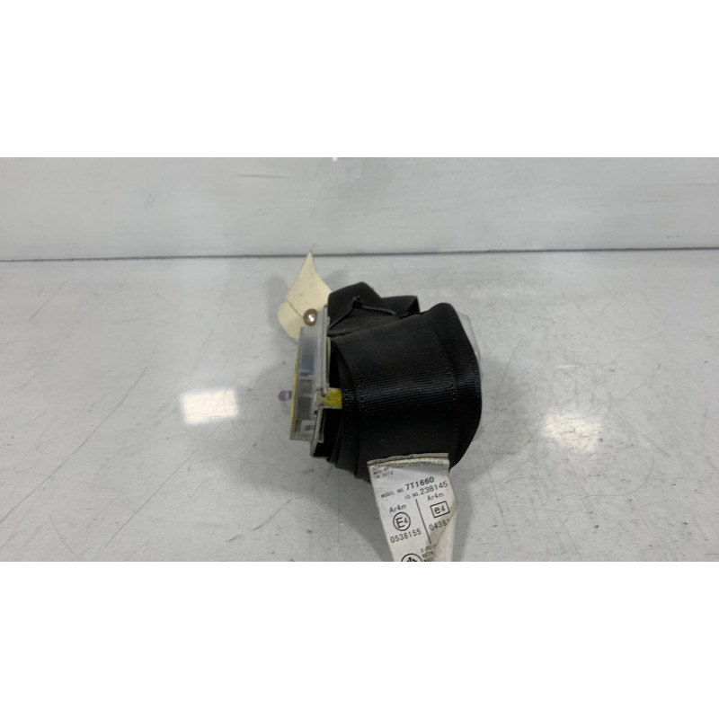 Ceinture arriere gauche TOYOTA PRIUS 3 Photo n°3