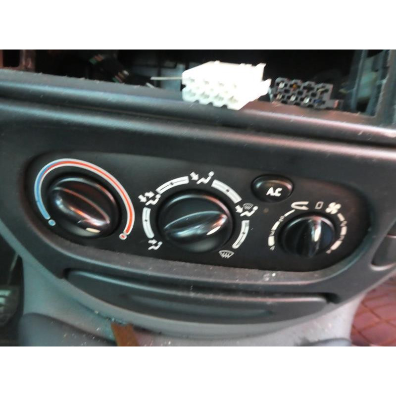 Vitre arriere droit RENAULT SCENIC 1 Photo n°2