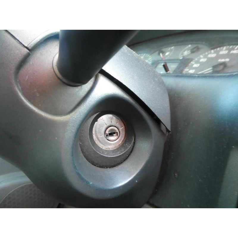 Vitre arriere droit RENAULT SCENIC 1 Photo n°8