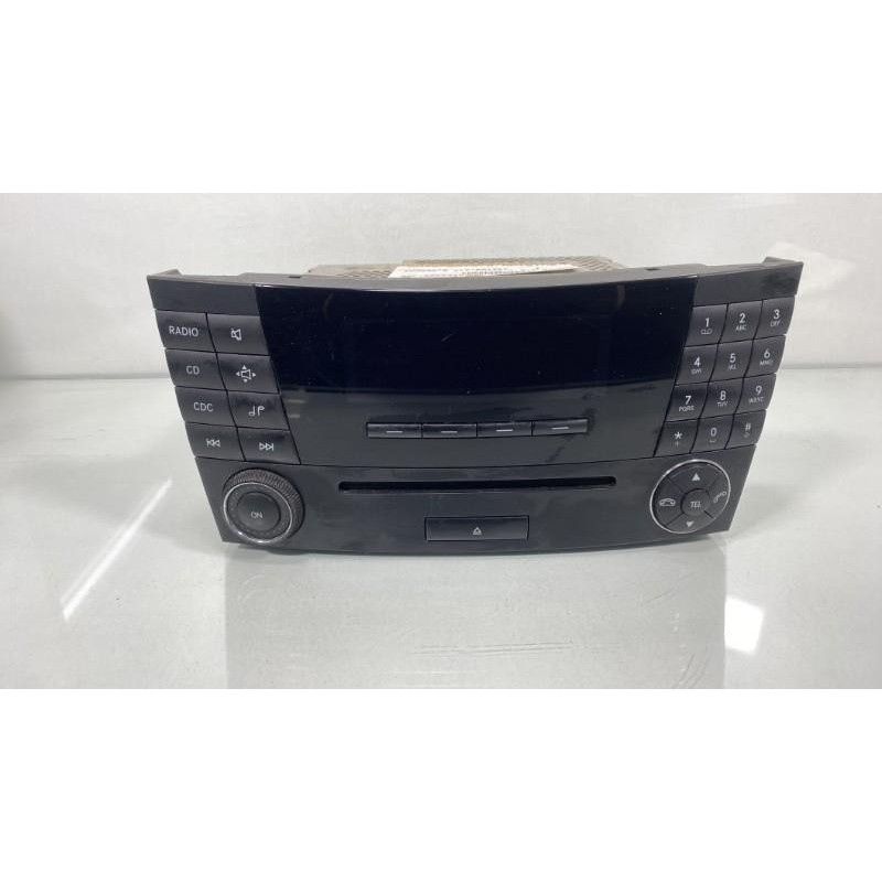 Autoradio d'origine MERCEDES CLASSE E 211 Photo n°1