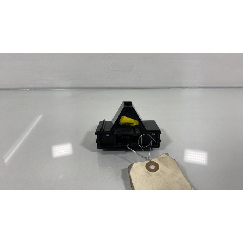 Bouton de warning OPEL CORSA D Photo n°2