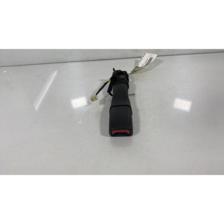 Attache ceinture avant droit TOYOTA AYGO 1 Photo n°1