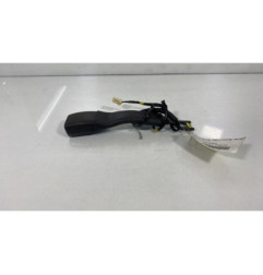 Attache ceinture avant droit TOYOTA AYGO 1