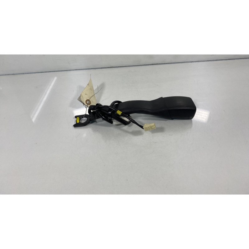 Attache ceinture avant droit TOYOTA AYGO 1 Photo n°3