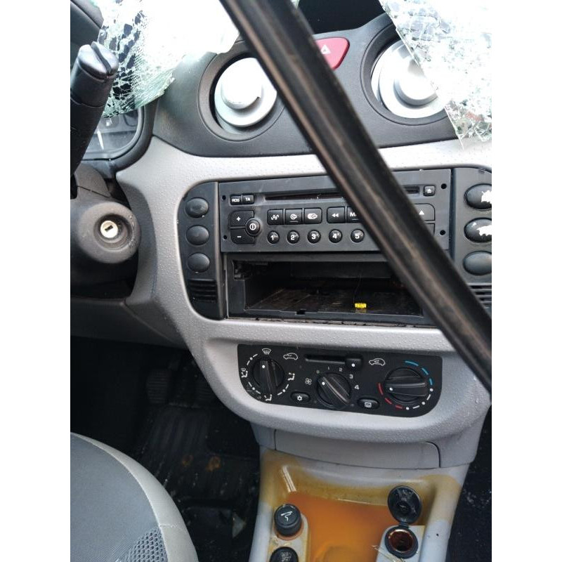 Arret de porte avant droit CITROEN C3 PLURIEL Photo n°11