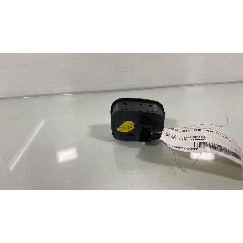 Bouton de warning FIAT QUBO Photo n°3