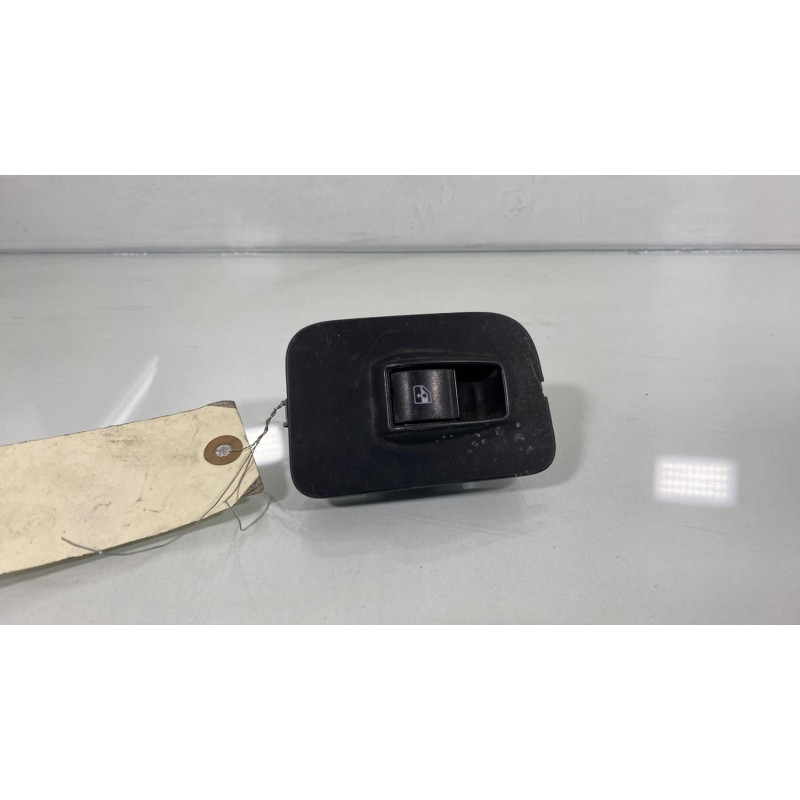 Interrupteur de leve vitre avant droit FIAT QUBO Photo n°3