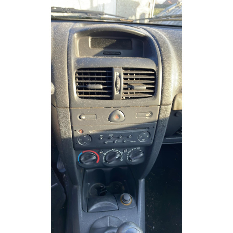 Capot RENAULT CLIO 2 Photo n°11