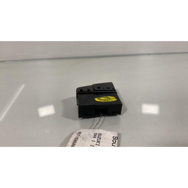 Bouton de warning SUZUKI SX4 1 Photo n°2