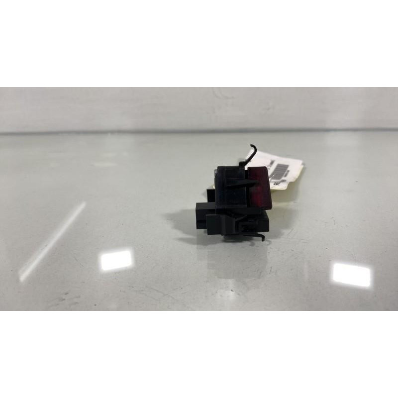 Bouton de warning MERCEDES CLASSE A 169 Photo n°3