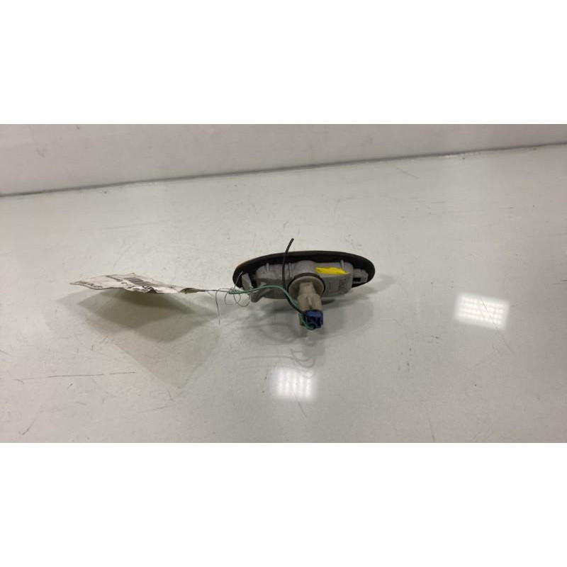 Repetiteur clignotant avant droit  (Feux) MAZDA DEMIO Photo n°3