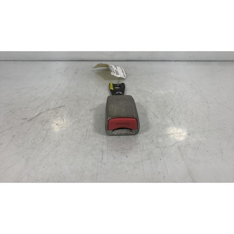 Attache ceinture avant droit MAZDA DEMIO Photo n°1