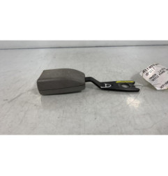 Attache ceinture avant droit MAZDA DEMIO