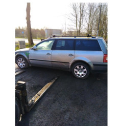 Serrure avant droit VOLKSWAGEN PASSAT 4