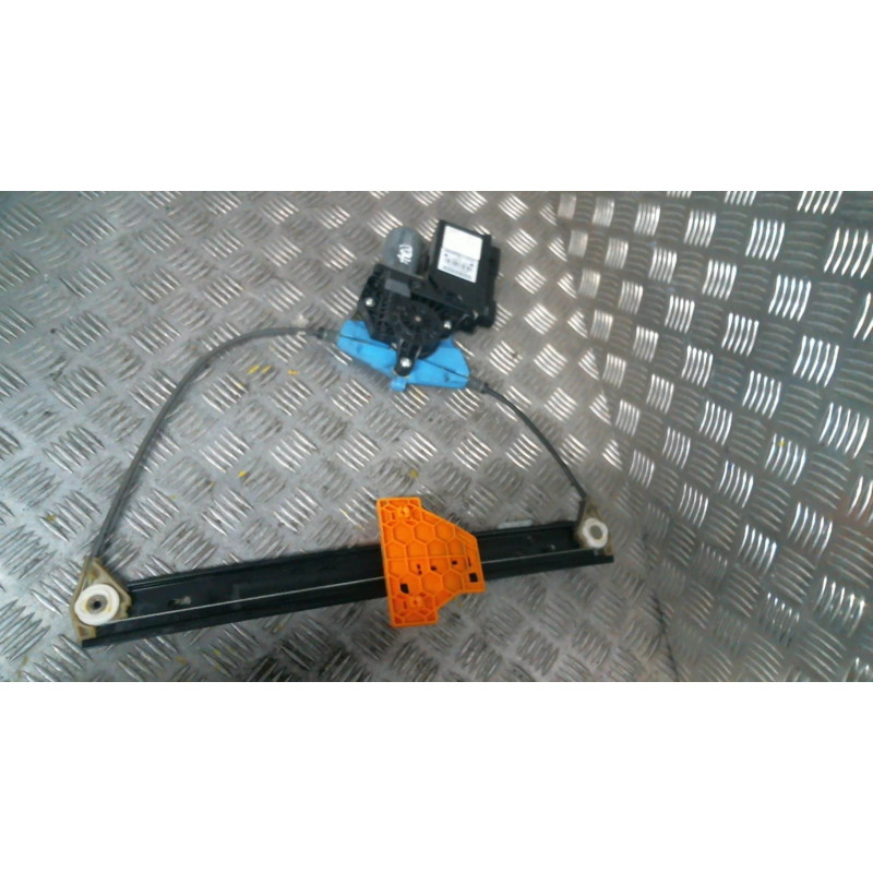 Leve vitre electrique arriere droit AUDI A4 2 Photo n°1