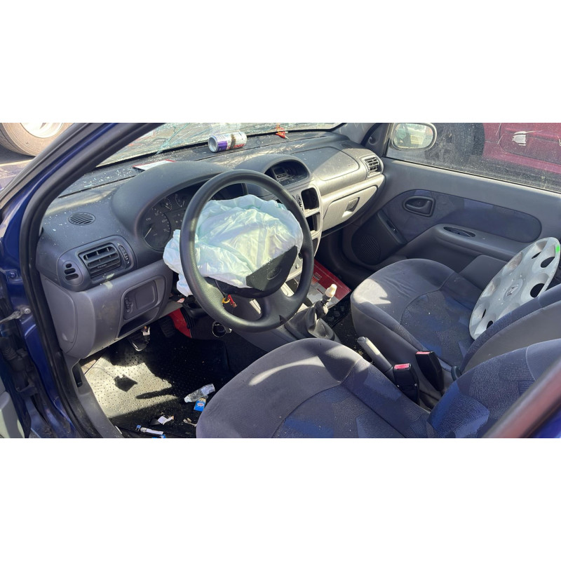 Pare choc arriere RENAULT CLIO 2 Photo n°14