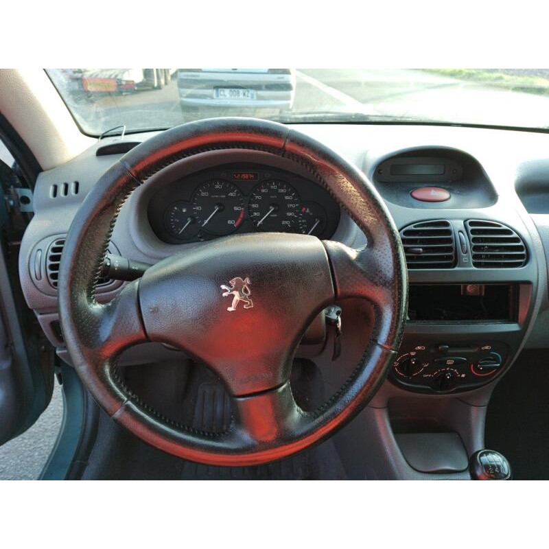 Bouton de warning PEUGEOT 206 Photo n°9
