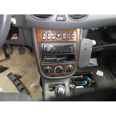 Vitre avant droit MERCEDES CLASSE A 168