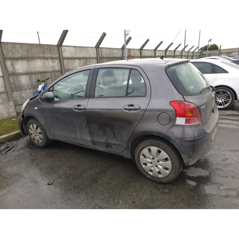 Capot TOYOTA YARIS 2 Photo n°7