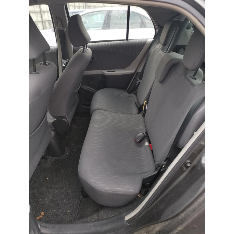 Capot TOYOTA YARIS 2 Photo n°8