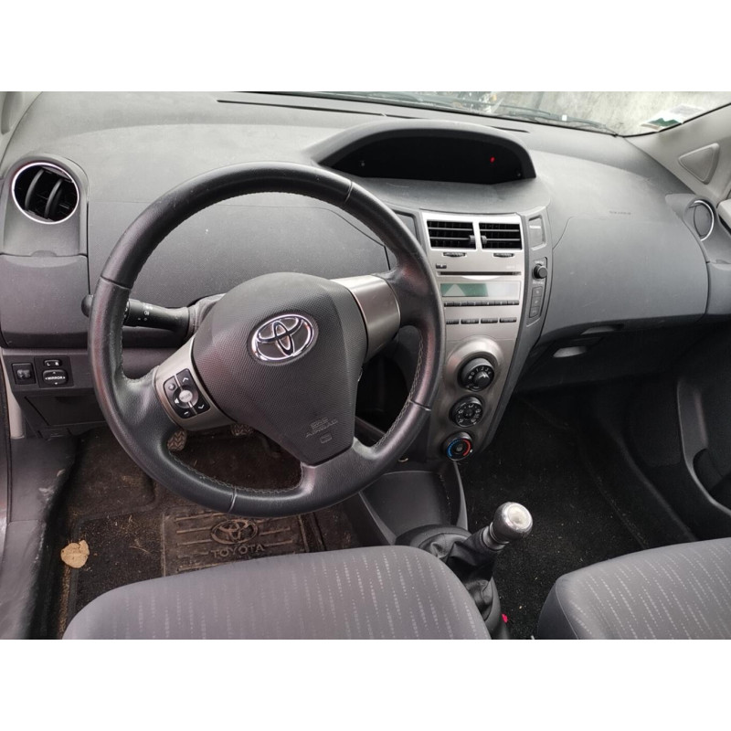 Capot TOYOTA YARIS 2 Photo n°9