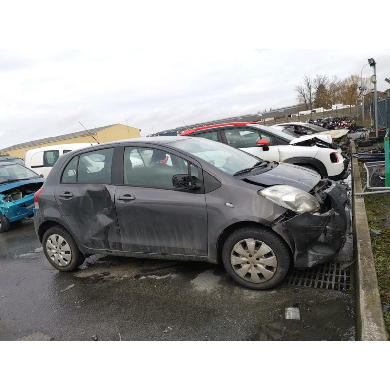Capot TOYOTA YARIS 2 Photo n°11