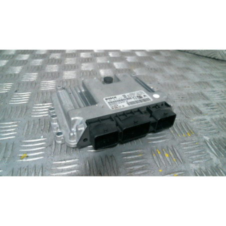 Calculateur moteur PEUGEOT 308 1 Photo n°1