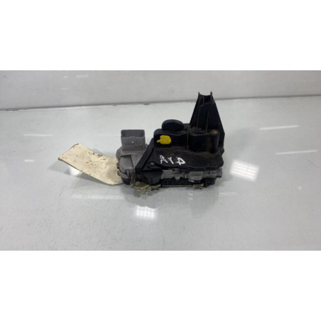Serrure avant droit PEUGEOT 307