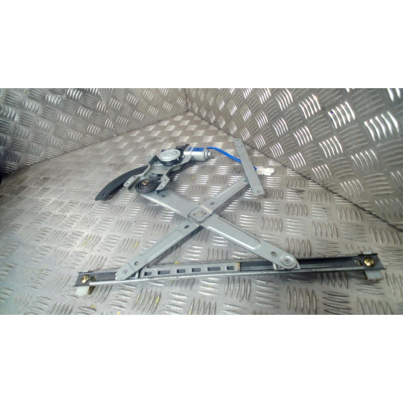 Leve vitre electrique avant droit HYUNDAI MATRIX Photo n°1