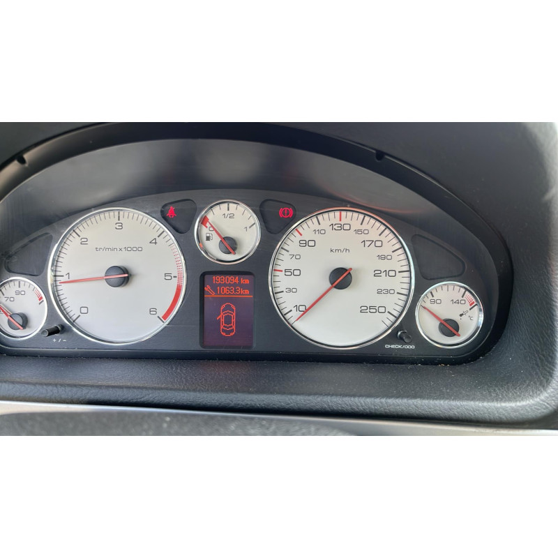Feu arriere stop central PEUGEOT 407 Photo n°5