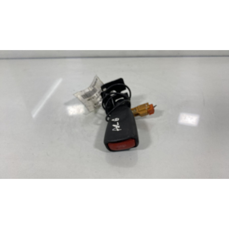 Attache ceinture arriere gauche VOLVO S 40 2 Photo n°2