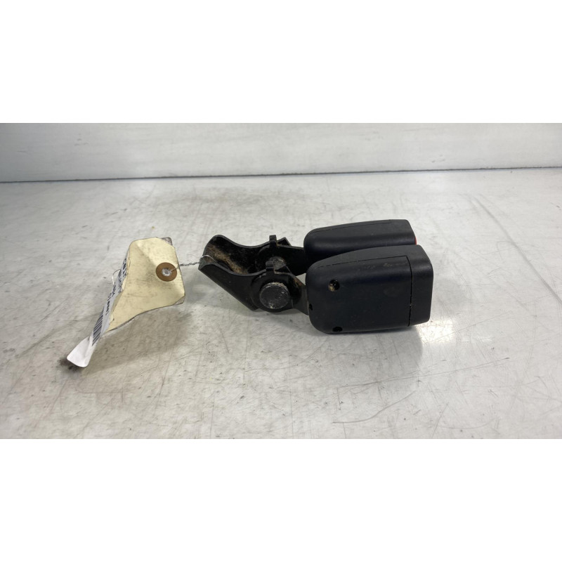 Attache ceinture arriere gauche HYUNDAI IX 35 Photo n°1