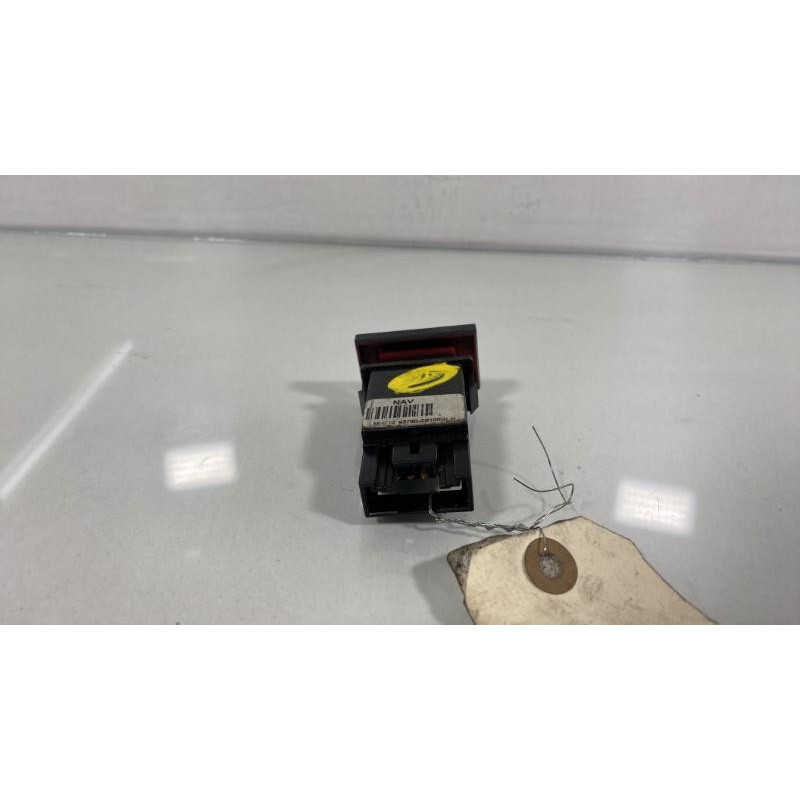 Bouton de warning HYUNDAI IX 35 Photo n°2