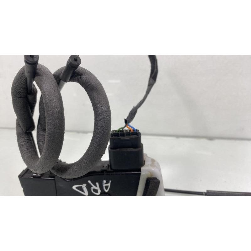 Serrure arriere droit HYUNDAI IX 35 Photo n°3