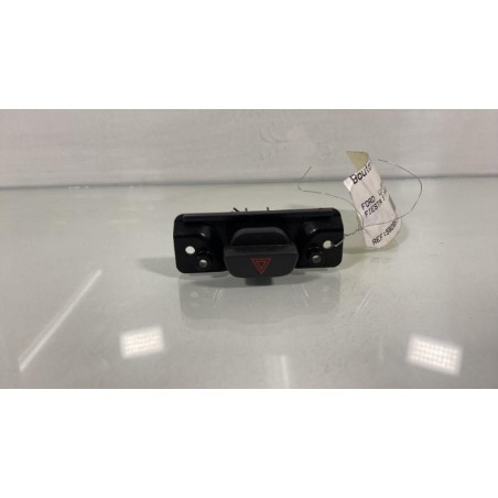 Bouton de warning FORD FIESTA 5