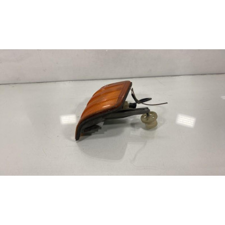 Optique avant secondaire gauche (feux)(clignotant) MERCEDES 190 W201 Photo n°1