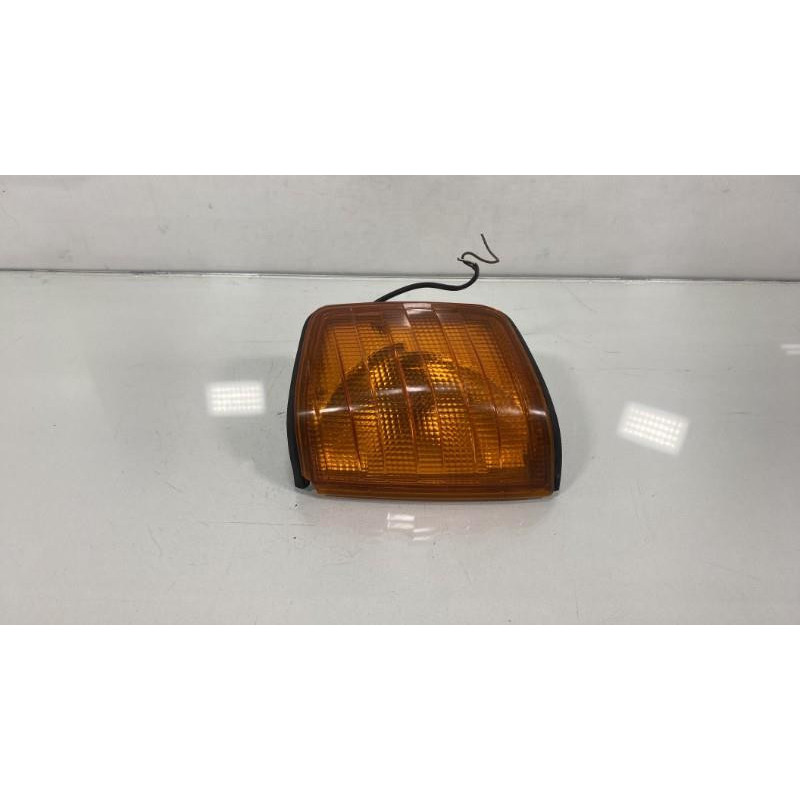 Optique avant secondaire gauche (feux)(clignotant) MERCEDES 190 W201 Photo n°3