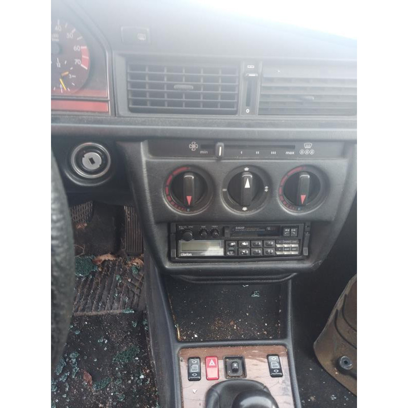 Optique avant secondaire gauche (feux)(clignotant) MERCEDES 190 W201 Photo n°8