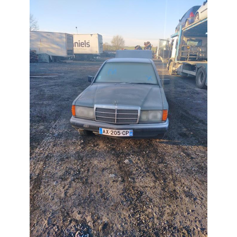 Optique avant secondaire gauche (feux)(clignotant) MERCEDES 190 W201 Photo n°9