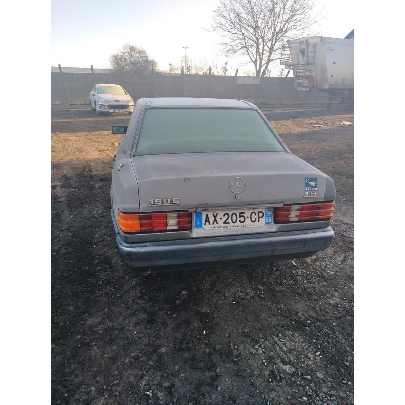 Optique avant secondaire gauche (feux)(clignotant) MERCEDES 190 W201 Photo n°12