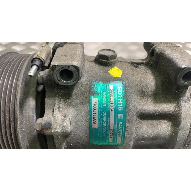 Compresseur clim RENAULT LAGUNA 1 Photo n°1