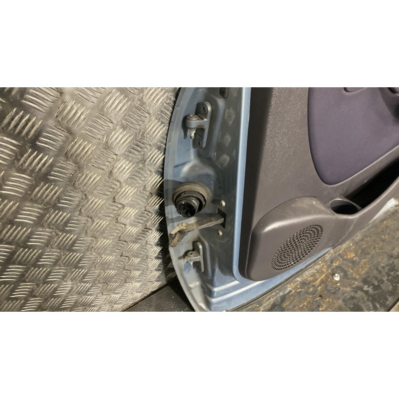 Porte avant droit MERCEDES CLASSE A 168 Photo n°1