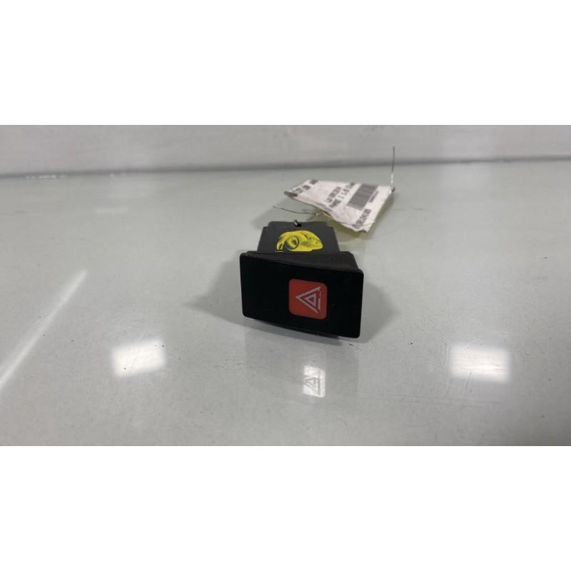 Bouton de warning HYUNDAI MATRIX Photo n°3
