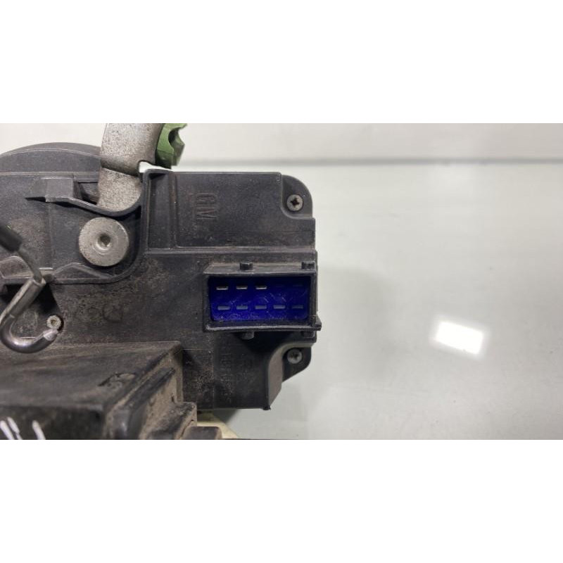 Serrure avant droit OPEL CORSA C Photo n°1
