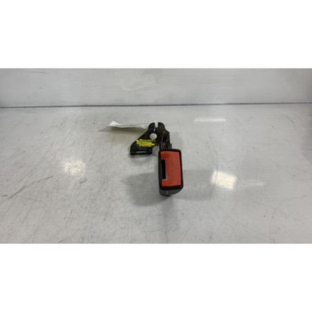 Attache ceinture arriere droit FORD MONDEO 2